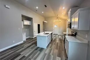 825 Edgar St, Greenville, TX 75401 - Photo 4