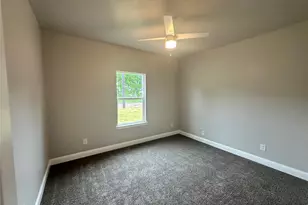 825 Edgar St, Greenville, TX 75401 - Photo 8