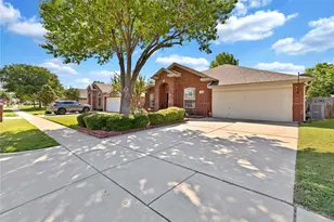 1065 Springhill Dr, Saginaw, TX 76179 - Photo 2