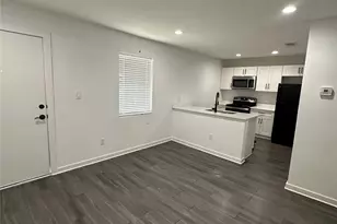321 E 8th St, Dallas, TX 75203 - Photo 10