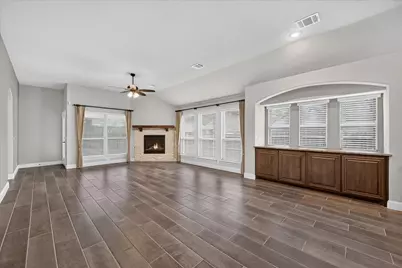 1941 Silverleaf Drive, Glenn Heights, TX 75154 - Photo 8