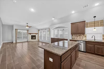 1941 Silverleaf Drive, Glenn Heights, TX 75154 - Photo 10