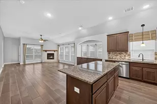 1941 Silverleaf Dr, Glenn Heights, TX 75154 - Photo 10