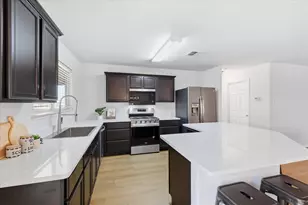 3900 Oceanview Dr, Denton, TX 76208 - Photo 2