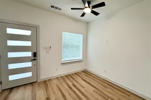 2916 Hemphill St, Greenville, TX 75401 - Photo 6