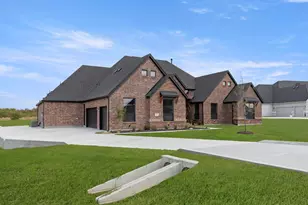 6633 Emerson Dr, Mesquite, TX 75114 - Photo 2