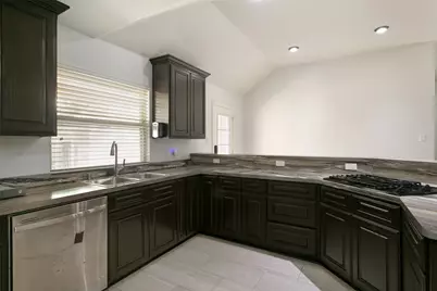 2124 Brentwood Lane, Carrollton, TX 75006 - Photo 10