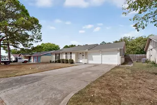 6724 Rustic Dr, Forest Hill, TX 76140 - Photo 2