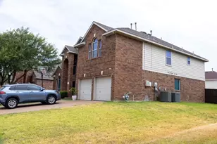 737 Honeysuckle, DeSoto, TX 75115 - Photo 2