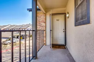 2835 Keller Springs, Carrollton, TX 75006 - Photo 4