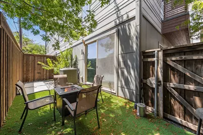 2421 N Garrett Avenue #1, Dallas, TX 75206 - Photo 8
