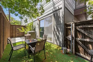 2421 N Garrett Ave, Dallas, TX 75206 - Photo 8