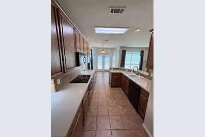 1740 Hidden Brook Drive, Grand Prairie, TX 75050 - Photo 10