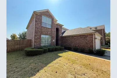 1740 Hidden Brook Drive, Grand Prairie, TX 75050 - Photo 2