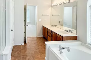 1740 Hidden Brook Dr, Grand Prairie, TX 75050 - Photo 28