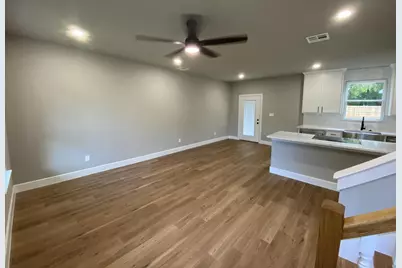 423 W Monterey Street, Denison, TX 75020 - Photo 2