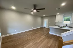 423 W Monterey St, Denison, TX 75020 - Photo 2