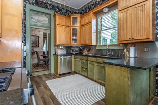 319 S Denton St, Gainesville, TX 76240 - Photo 8