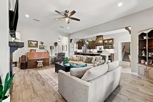 603 E Burks St, Pilot Point, TX 76258 - Photo 10