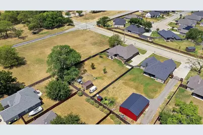 603 E Burks Street, Pilot Point, TX 76258 - Photo 36