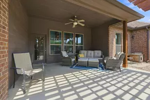 603 E Burks St, Pilot Point, TX 76258 - Photo 28