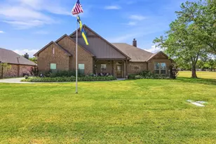 603 E Burks St, Pilot Point, TX 76258 - Photo 40