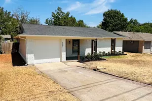 327 E Center St, Duncanville, TX 75116 - Photo 2
