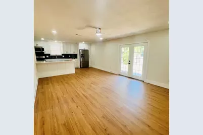 327 E Center Street, Duncanville, TX 75116 - Photo 6