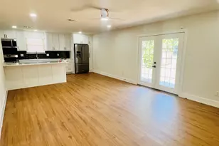 327 E Center St, Duncanville, TX 75116 - Photo 6