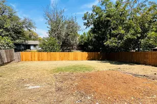 327 E Center St, Duncanville, TX 75116 - Photo 18