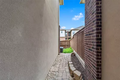 8607 Calvin Road, Irving, TX 75063 - Photo 8