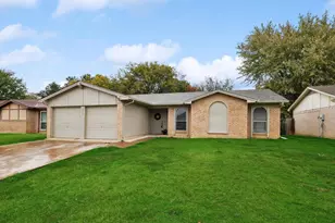 237 Volunteer Dr, Arlington, TX 76014 - Photo 1