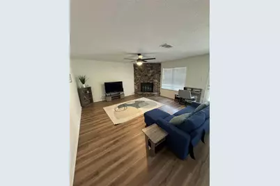 237 Volunteer Drive, Arlington, TX 76014 - Photo 2