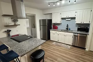 237 Volunteer Dr, Arlington, TX 76014 - Photo 4