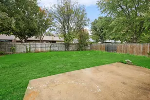 237 Volunteer Dr, Arlington, TX 76014 - Photo 14