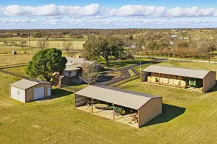 401 Hubbard Ln, Lipan, TX 76462 - Photo 4