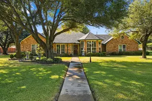 108 Chautauqua Dr, Waxahachie, TX 75165 - Photo 2