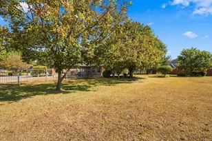 108 Chautauqua Dr, Waxahachie, TX 75165 - Photo 34
