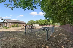 354 Bluebonnet Ln, Lorena, TX 76655 - Photo 38