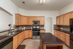 6633 Chalk River Dr, Fort Worth, TX 76179 - Photo 10