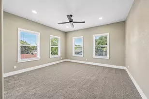 3889 Davila Dr, Dallas, TX 75220 - Photo 32