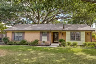 813 Brookhurst Dr, Richardson, TX 75080 - Photo 1