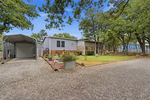 3717 Woodview Dr, Joshua, TX 76058 - Photo 2