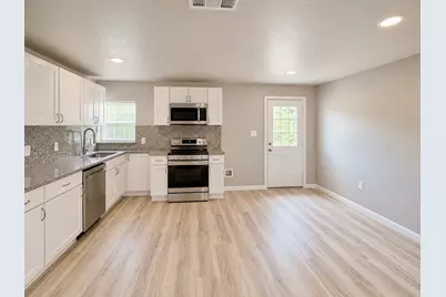 6614 Bridges Avenue, Richland Hills, TX 76118 - Photo 6
