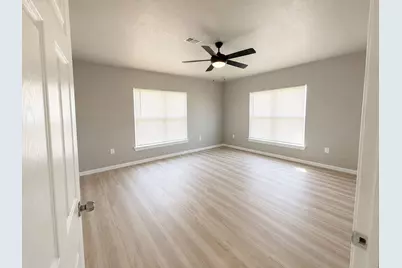 6614 Bridges Avenue, Richland Hills, TX 76118 - Photo 10