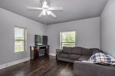 230 E Main Street, Lindsay, TX 76250 - Photo 4