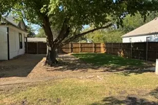 115 W Spruce St, Whitewright, TX 75491 - Photo 20