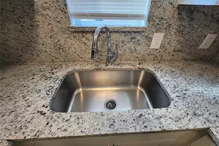 2404 Louise St, Denton, TX 76201 - Photo 4
