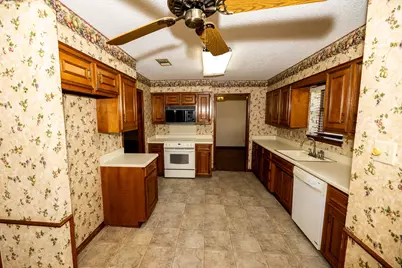 104 Cedar Springs Boulevard, Sulphur Springs, TX 75482 - Photo 10