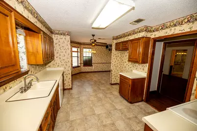 104 Cedar Springs Boulevard, Sulphur Springs, TX 75482 - Photo 8